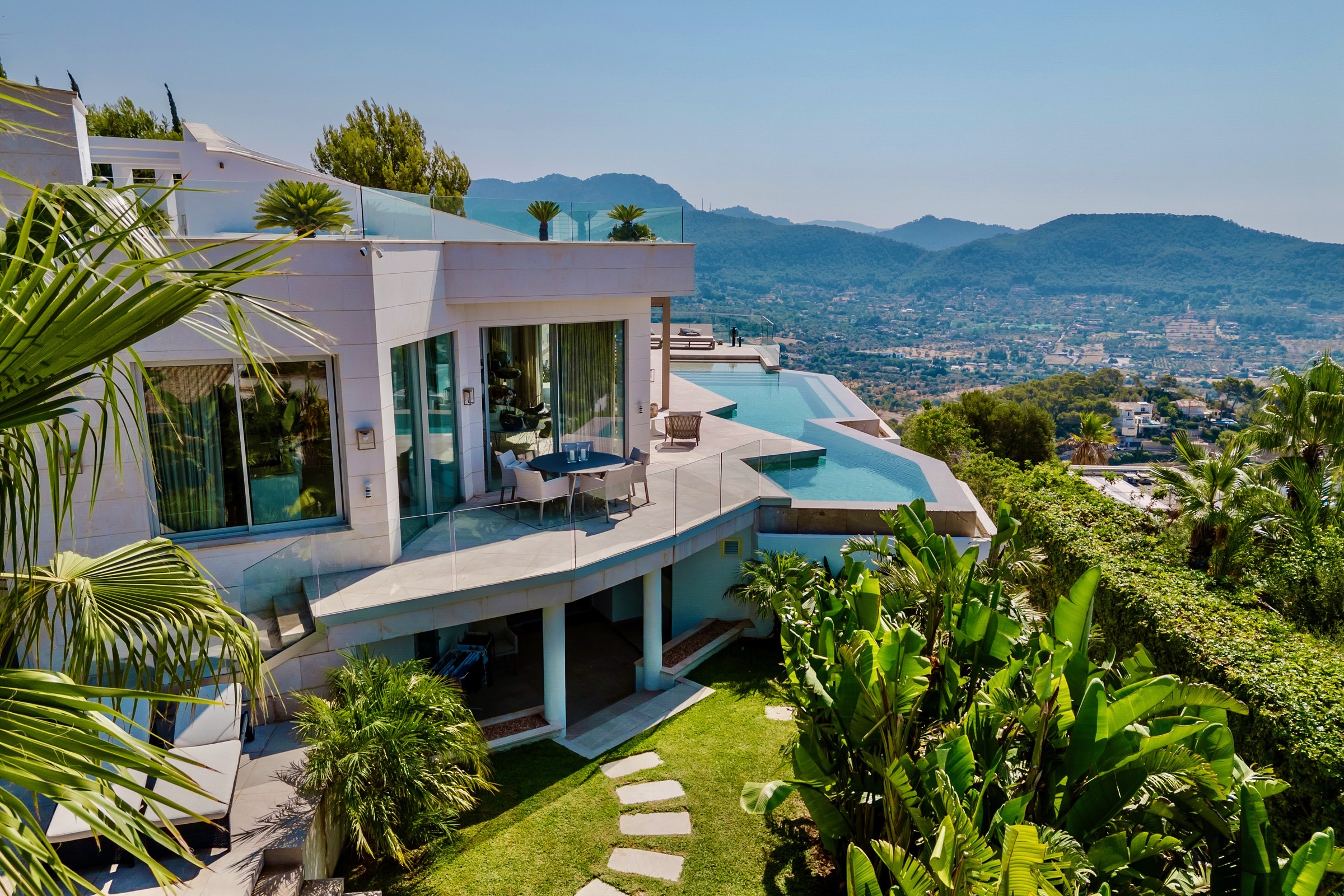 The villa and tropical garden above Port d'Andratx