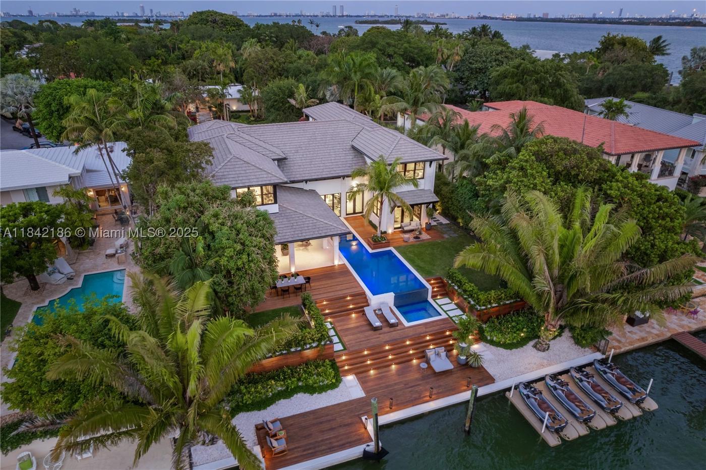 Casa Exumas, on the water in Bay Point (3)