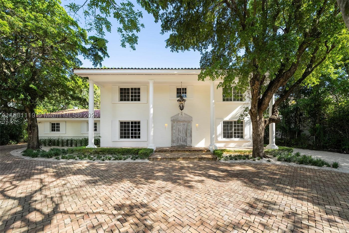 Casa Marbella, garden and pool in Bay Point (4)