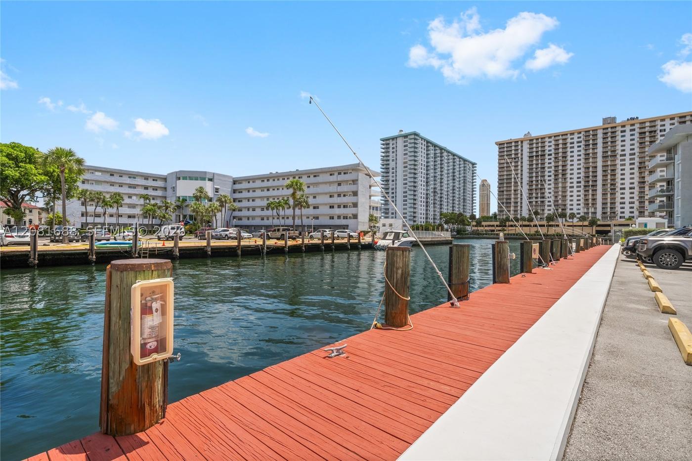 Condo Azure, with its own boat slip (3)